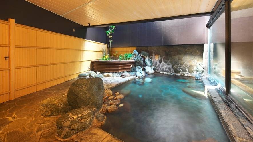 多彩な湯船で
子供と温泉を楽しむ / 2