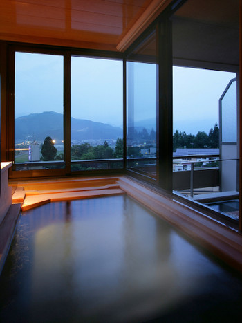 蔵王連峰にいやされる和風ビューバス4090889