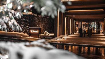 ホテル入口 正面 / 4