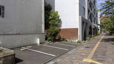 バリアフリー駐車場 / 1