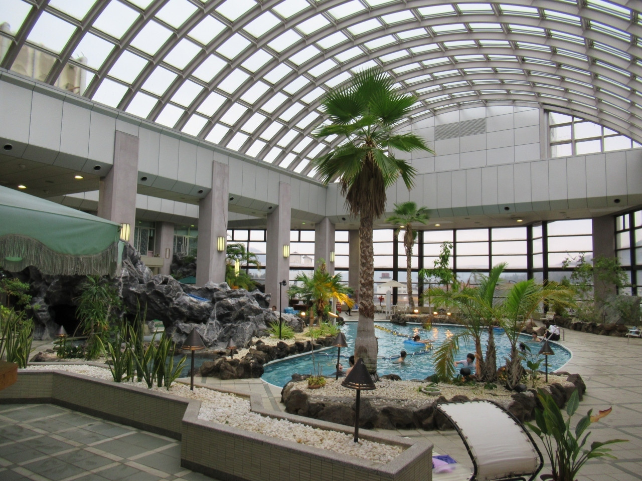 「温水プール」に「チョコレートファウンテン」！子供が喜ぶ楽しみいっぱい4755500