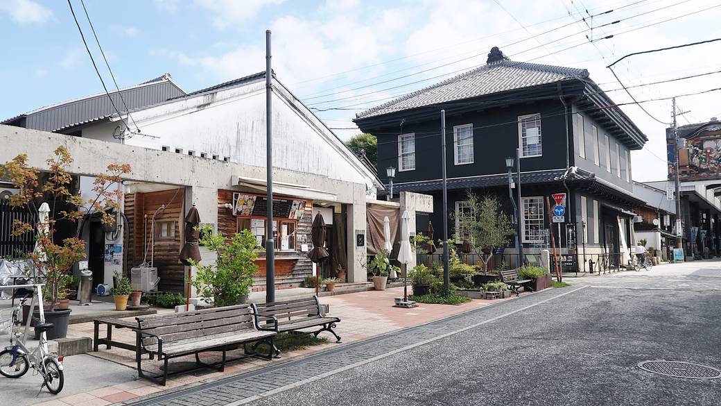 黒壁スクエア / 1