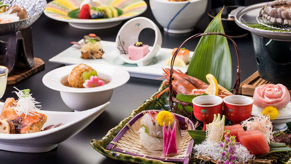 伊勢エビ・アワビ・金目鯛が輝く！弓ヶ浜の波音がBGM3976626