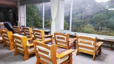 ロビー応接スペース / 2