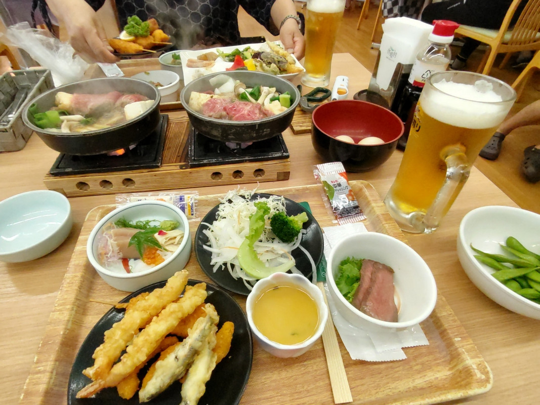 夕食バイキングは、メニューが豊富で美味しい。近江牛は抜群!
