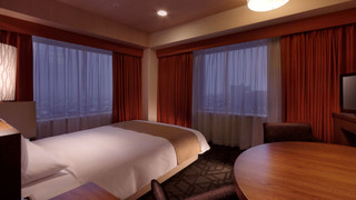 デラックスコーナーダブルルーム シティビュー 喫煙可