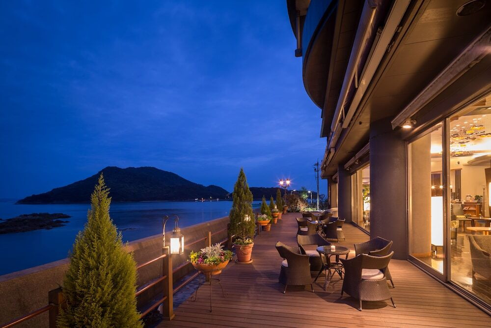 客室のジャグジー露天風呂から眺める海の絶景3563674