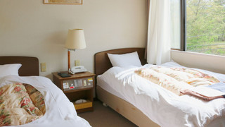 スタンダード ツインルーム 禁煙 共用バスルーム