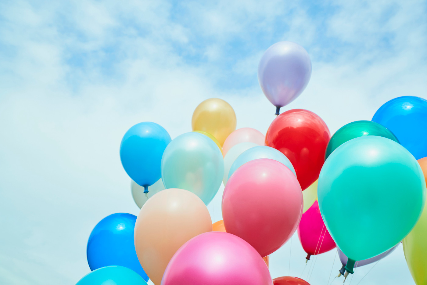 青空 カラフル 風船