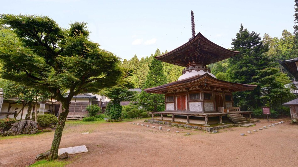 世界遺産の寺院に泊まる貴重な一夜3376983