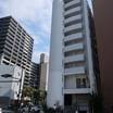 JR仙台から徒歩10分足らず。白い建物がOF HOTEL。