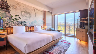 スタンダード ルーム シングルベッド 2 台 リバービュー (Furnished Balcony)