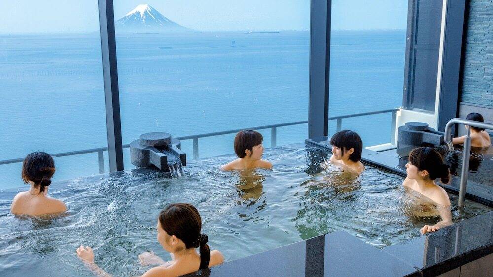 天空の湯・3種の段々露天風呂 / 3
