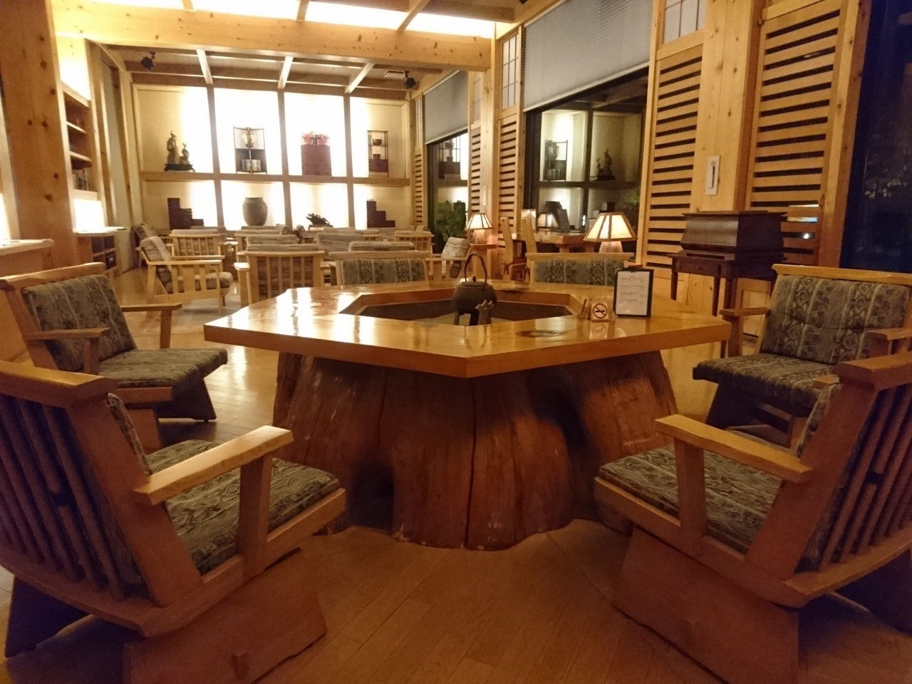 テントサウナでアウトドア気分♪自分で薪をくべる体験にワクワク3994505