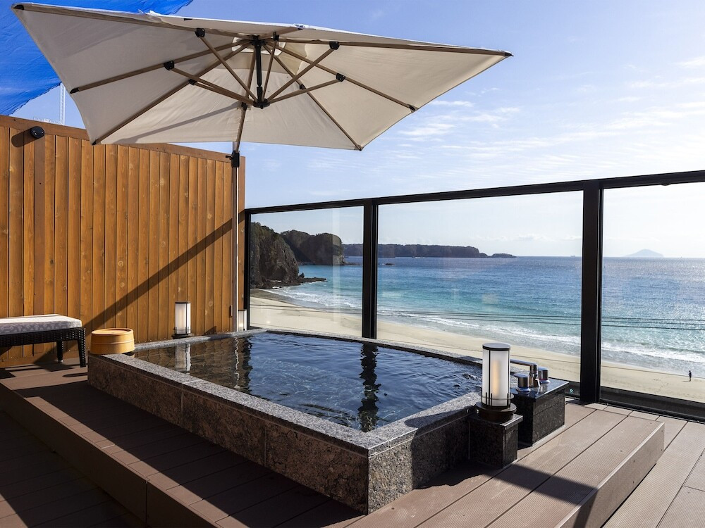 入田浜を望む、全室オーシャンフロント＆露天風呂付きの旅館3998004