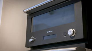 スイートルーム キングベッド 1 台 禁煙(3名利用の場合、エキストラベッド付)