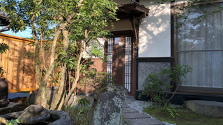 [由布岳] 由布岳一望の一軒家風客室 (6畳+6畳+縁側+専用庭) 禁煙