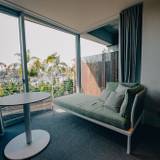 客室のソファテーブル一例 / 2