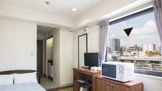 セミダブルルーム (ハウスキーピングは有料オプション)