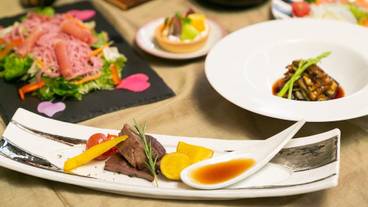 食事・飲み物 / 4