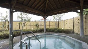 屋外スパ浴槽 / 1