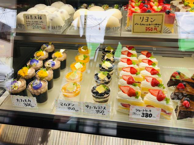 館山海岸近くの
素敵なケーキ屋さん / 1