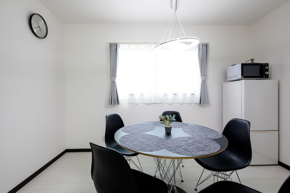 客室内のダイニングエリア