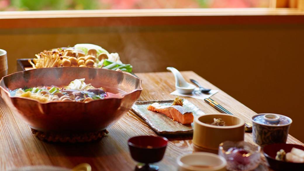 「朝鍋」をお部屋食で
身体に染みわたる朝食 / 1
