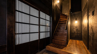 102 本館 · 歳吉屋 禁煙