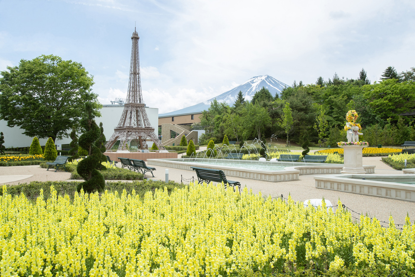 2. 「富士山×花×パリ」のコラボ! ここでしか見られない絶景1911347