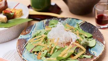 食事・飲み物 / 3