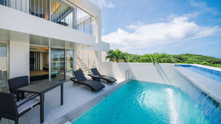 ヴィラ一棟貸し - プール付