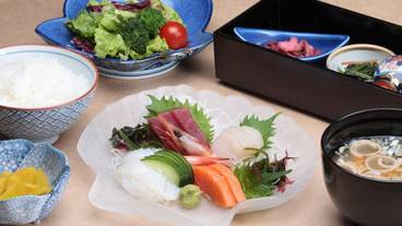 食事・飲み物 / 4