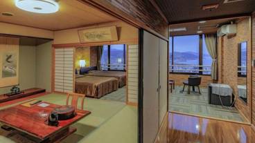 内部エントランス / 2