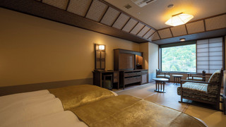 ハリウッドツイン 35平米 禁煙 / 国道側 / 天然温泉客室風呂付き