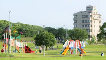 子供用の遊び場 - 屋外 / 4
