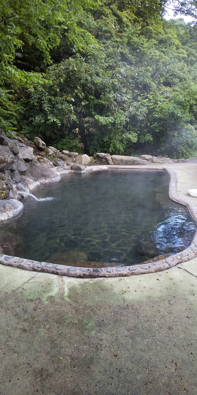 露天風呂は離れている