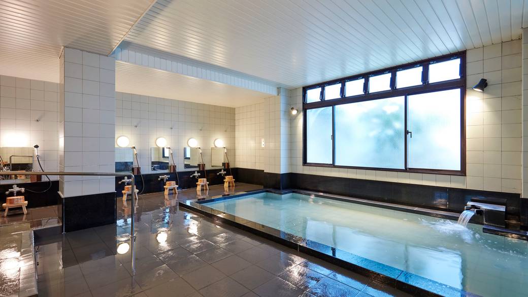 湧水を引いた大浴場で
日々の疲れを解消 / 1