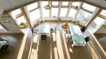 日中のレストラン / 2