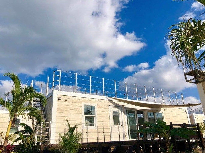 快適に過ごせるおしゃれなトレーラーハウス3958566