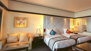 EXESロイヤルプールスイート ラウンジアクセス付き 最大2名 禁煙