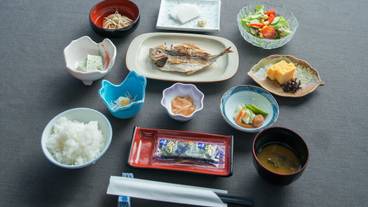 食事・飲み物 / 3