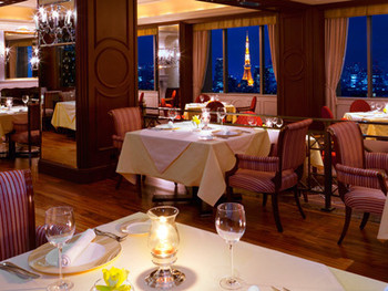 恵比寿の丘から望む東京タワーの夜景3405530