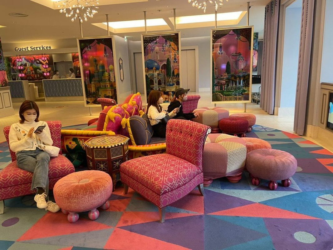 「シンデレラ城」や「アラビアンコースト」などをイメージしたアートも / 2