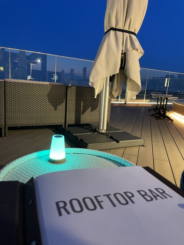 『ROOF TOP BAR』に