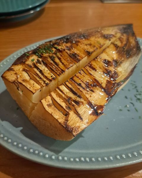「桜木町Gappo」では、お酒と牡蠣、筍のグリルをいただきました。 / 2