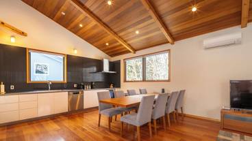 客室内のダイニングエリア / 4