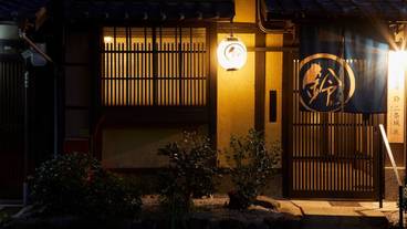 施設の入り口 / 9