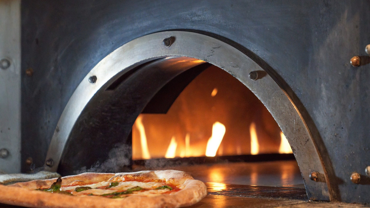 オールデイダイニングのピッツァ