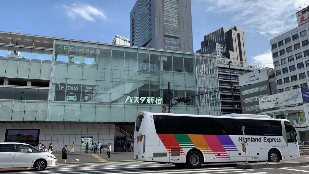 アウトレットへは
直行バスで楽々便利 / 1